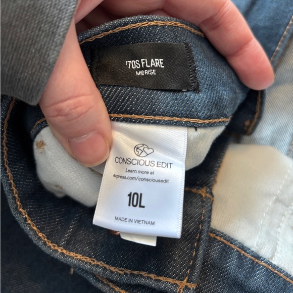 NWT Express 70’s Mid Rise Flare - Picture 8 of 9